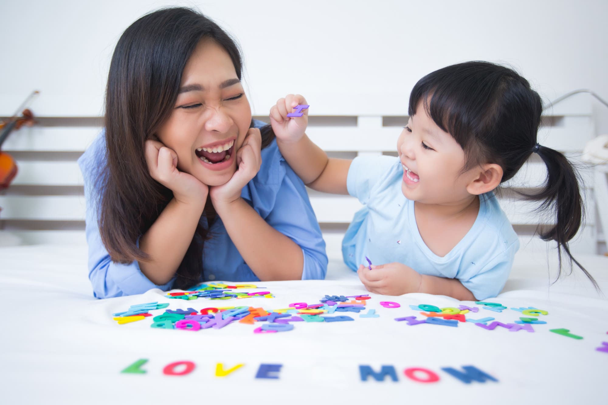 Tạo môi trường luyện tiếng Anh giao tiếp hàng ngày cho bé hiệu quả.